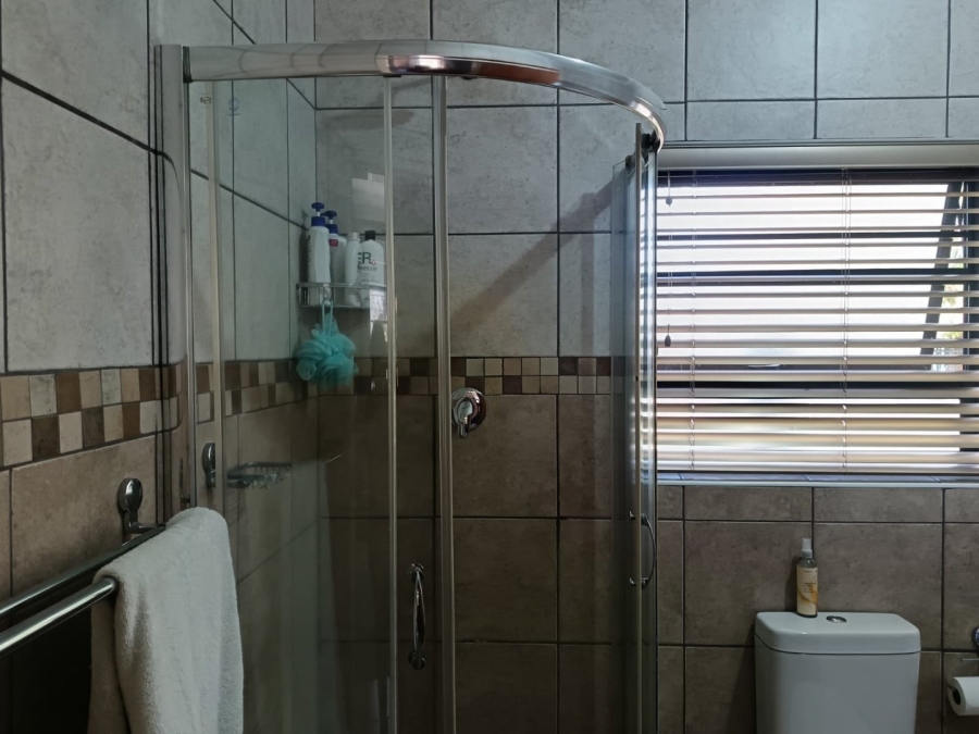 4 Bedroom Property for Sale in Carters Glen Northern Cape